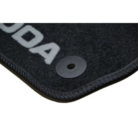 AVTM Коврики в салон текстильные Skoda Octavia (A5) II '04-10 Черные (Комплект 5шт.) AVTM Коврики в салон текстильные Skoda Octavia (A5) II '04-10 Черные (Комплект 5шт.)