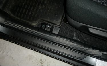 Как защитить пороги автомобиля от механических  повреждений