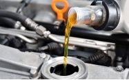 Как часто менять масло в двигателе