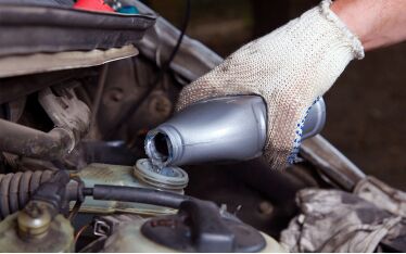 Течет тормозная жидкость: советы