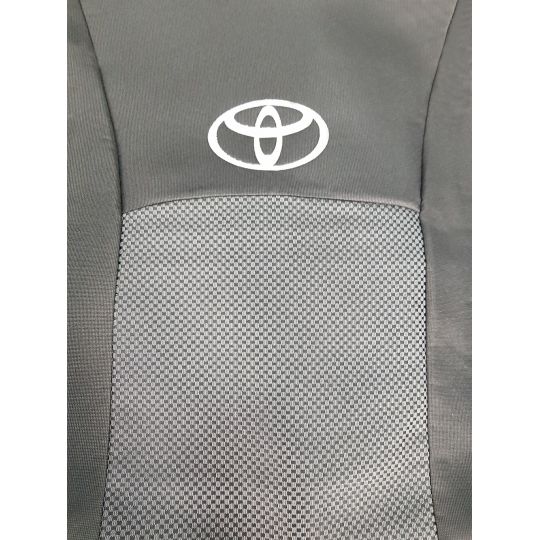 Чехлы в салон модельные для Toyota RAV4 II '00-05 стандарт (комплект) Чехлы в салон модельные для Toyota RAV4 II '00-05 стандарт (комплект)