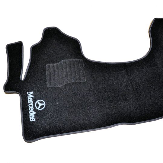 AVTM Коврики в салон текстильные Mercedes-Benz Sprinter W906 '06- Черные (Комплект 1шт.) AVTM Коврики в салон текстильные Mercedes-Benz Sprinter W906 '06- Черные (Комплект 1шт.)