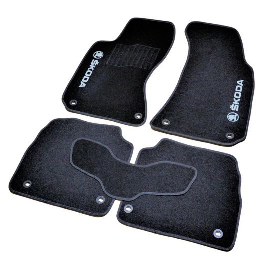 AVTM Коврики в салон текстильные Skoda Superb I '01-08 Черные (Комплект 5шт.) AVTM Коврики в салон текстильные Skoda Superb I '01-08 Черные (Комплект 5шт.)