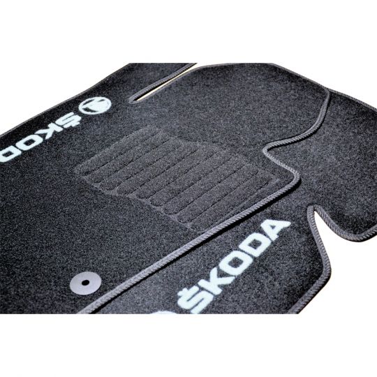 AVTM Коврики в салон текстильные Skoda Superb II '08- Черные (Комплект 5шт.)