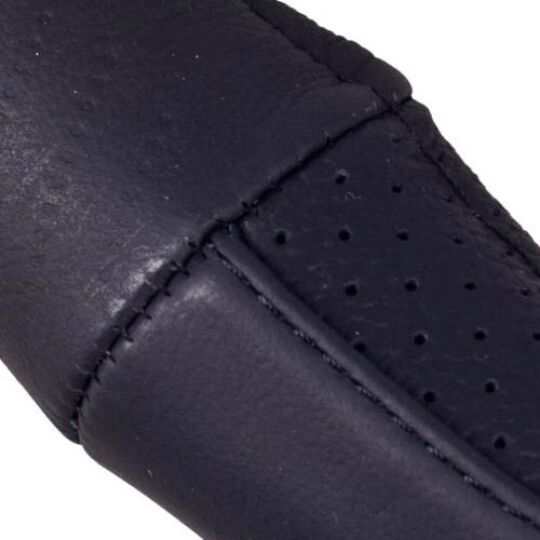 Vitol Оплетка на руль (каркасная) 605, размер M, БО кожа Черная Vitol Оплетка на руль (каркасная) 605, размер M, БО кожа Черная