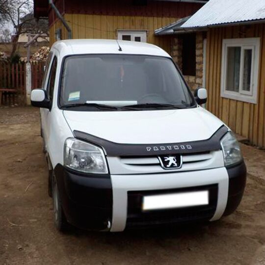 VipTuning Peugeot Partner I '02- Дефлектор капота "мухобойка" VipTuning Peugeot Partner I '02- Дефлектор капота "мухобойка"