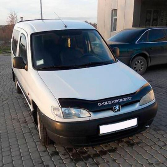 VipTuning Peugeot Partner I '96-02 Дефлектор капота "мухобойка" VipTuning Peugeot Partner I '96-02 Дефлектор капота "мухобойка"