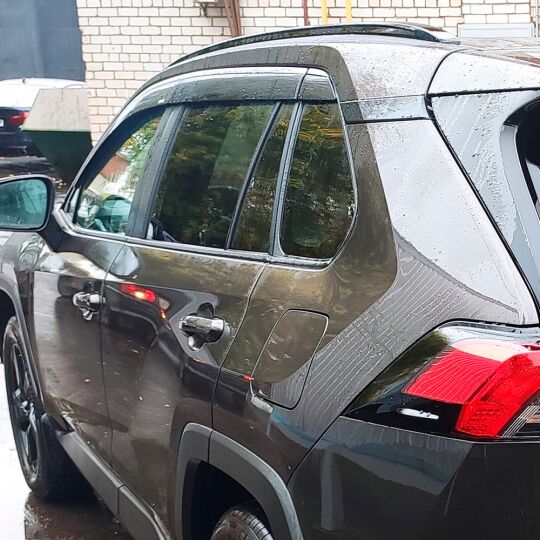Alvi-Style Дефлекторы окон на Toyota RAV4 V '18- (нержав. хром. молдинг, накладные 6шт.) Alvi-Style Дефлекторы окон на Toyota RAV4 V '18- (нержав. хром. молдинг, накладные 6шт.)