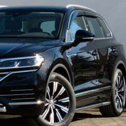 Alvi-Style Дефлекторы окон на Volkswagen Touareg III '18- (нержав. хром. молдинг, накладные)