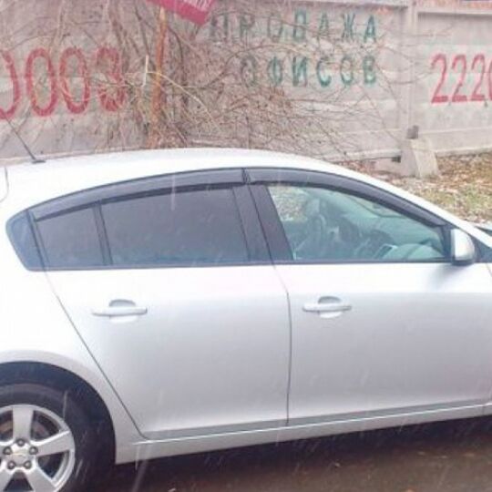 COBRA TUNING Дефлекторы окон на Chevrolet Cruze II '11- хэтчбек (накладные) COBRA TUNING Дефлекторы окон на Chevrolet Cruze II '11- хэтчбек (накладные)