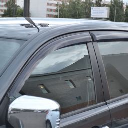 COBRA TUNING Дефлекторы окон на Mitsubishi L200 IV '06-15 (накладные) COBRA TUNING Дефлекторы окон на Mitsubishi L200 IV '06-15 (накладные)