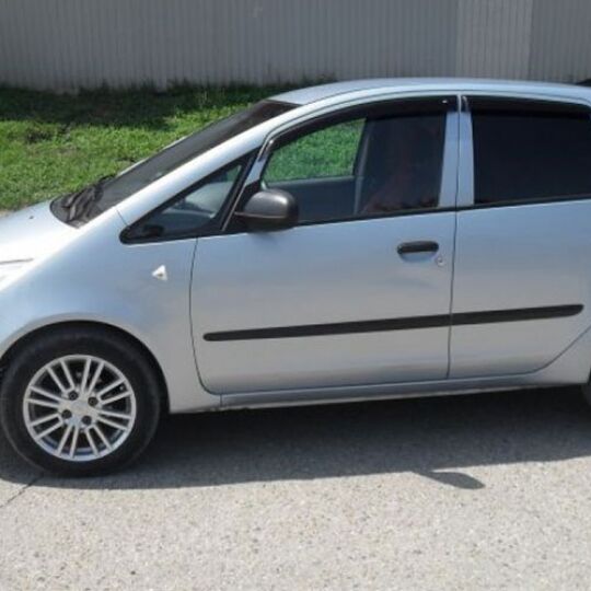 COBRA TUNING Дефлекторы окон на Mitsubishi Colt (Z30) '04-12 5d (накладные) COBRA TUNING Дефлекторы окон на Mitsubishi Colt (Z30) '04-12 5d (накладные)