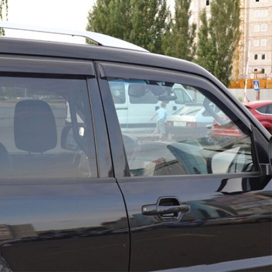 COBRA TUNING Дефлекторы окон на Mitsubishi Pajero IV '06- 5d (накладные) COBRA TUNING Дефлекторы окон на Mitsubishi Pajero IV '06- 5d (накладные)