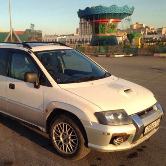 COBRA TUNING Дефлекторы окон на Mitsubishi Space Runner I '91-97 (накладные) COBRA TUNING Дефлекторы окон на Mitsubishi Space Runner I '91-97 (накладные)