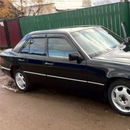 COBRA TUNING Дефлекторы окон на Mercedes-Benz E-Class (W124) '84-95 седан (накладные)