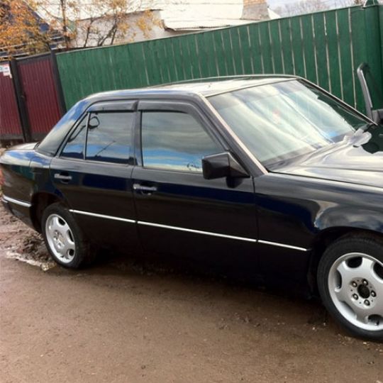 COBRA TUNING Дефлекторы окон на Mercedes-Benz E-Class (W124) '84-95 седан (накладные)