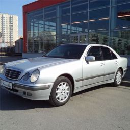 COBRA TUNING Дефлекторы окон на Mercedes-Benz E-Class (W211) '02-09 седан (накладные)