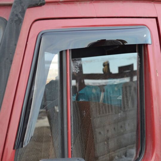 COBRA TUNING Дефлекторы окон на Mercedes-Benz T1 '77-95 (накладные)