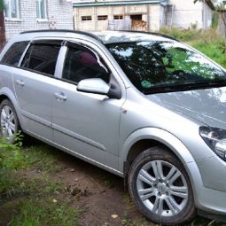 COBRA TUNING Дефлекторы окон на Opel Astra H '04-10 универсал (накладные)