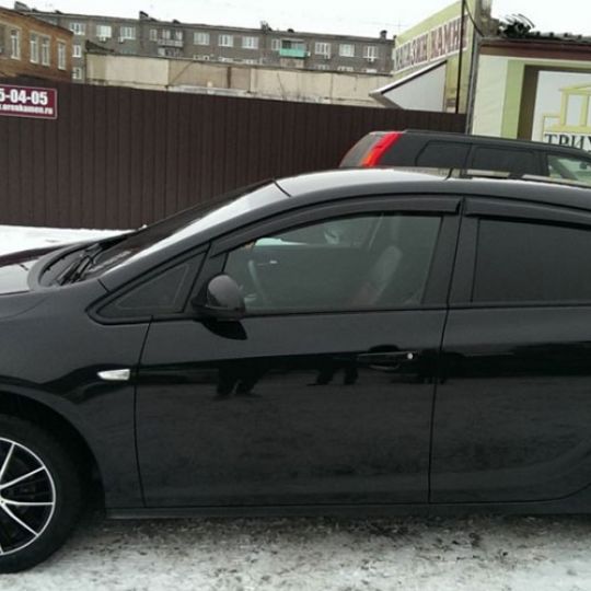 COBRA TUNING Дефлекторы окон на Opel Astra J '09- хэтчбек (накладные) COBRA TUNING Дефлекторы окон на Opel Astra J '09- хэтчбек (накладные)