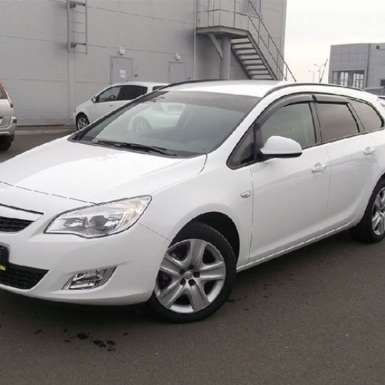 COBRA TUNING Дефлекторы окон на Opel Astra J '09- Sports Tourer универсал (накладные) COBRA TUNING Дефлекторы окон на Opel Astra J '09- Sports Tourer универсал (накладные)