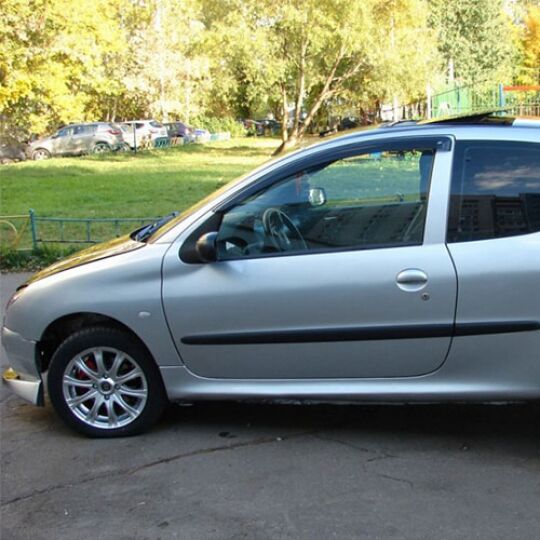 COBRA TUNING Дефлекторы окон на Peugeot 206 '98- хэтчбек 3d (накладные) COBRA TUNING Дефлекторы окон на Peugeot 206 '98- хэтчбек 3d (накладные)