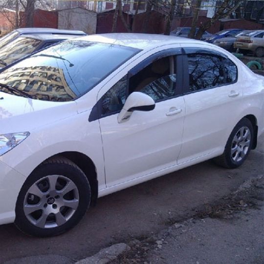 COBRA TUNING Дефлекторы окон на Peugeot 408 I '10-14 седан (накладные) COBRA TUNING Дефлекторы окон на Peugeot 408 I '10-14 седан (накладные)