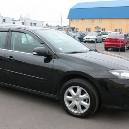 COBRA TUNING Дефлекторы окон на Renault Laguna III '07- хэтчбек (накладные) COBRA TUNING Дефлекторы окон на Renault Laguna III '07- хэтчбек (накладные)