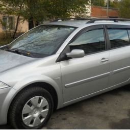 COBRA TUNING Дефлекторы окон на Renault Megane II '02-09 универсал (накладные)