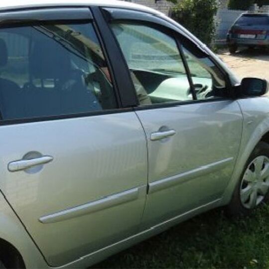 COBRA TUNING Дефлекторы окон на Renault Scenic II '03-09 (накладные) COBRA TUNING Дефлекторы окон на Renault Scenic II '03-09 (накладные)