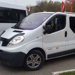 COBRA TUNING Дефлекторы окон на Renault Trafic II '01-14 (накладные) COBRA TUNING Дефлекторы окон на Renault Trafic II '01-14 (накладные)