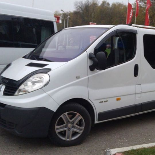 COBRA TUNING Дефлекторы окон на Renault Trafic II '01-14 (накладные)