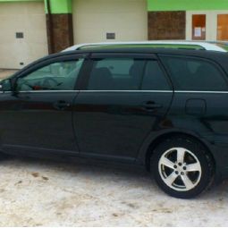 COBRA TUNING Дефлекторы окон на Toyota Avensis (T25) '03-09 универсал (накладные)