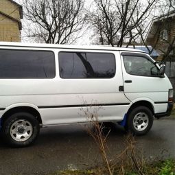 COBRA TUNING Дефлекторы окон на Toyota Hiace (CH10) '97-02 (накладные)