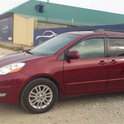 COBRA TUNING Дефлекторы окон на Toyota Sienna II '04-10 (накладные)