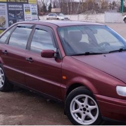 COBRA TUNING Дефлекторы окон на Volkswagen Passat B4 '93-96 седан (накладные) COBRA TUNING Дефлекторы окон на Volkswagen Passat B4 '93-96 седан (накладные)