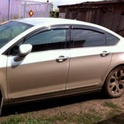 COBRA TUNING Дефлекторы окон на Citroen C5 II '08-17 седан (накладные)