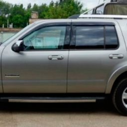 COBRA TUNING Дефлекторы окон на Ford Explorer IV '06-10 внедорожник (накладные)