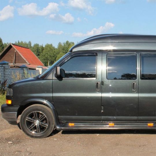 COBRA TUNING Дефлекторы окон на GMC Savana '96- (накладные) COBRA TUNING Дефлекторы окон на GMC Savana '96- (накладные)