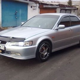COBRA TUNING Дефлекторы окон на Honda Accord VI '97-02 седан (накладные)