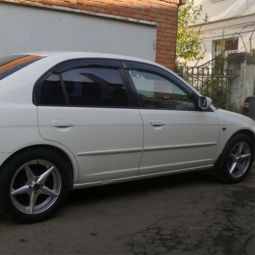 COBRA TUNING Дефлекторы окон на Honda Civic VII '01-06 седан (накладные)