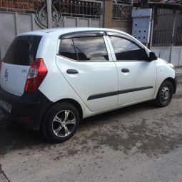 COBRA TUNING Дефлекторы окон на Hyundai i10 I '07-13 хэтчбек 5d (накладные)