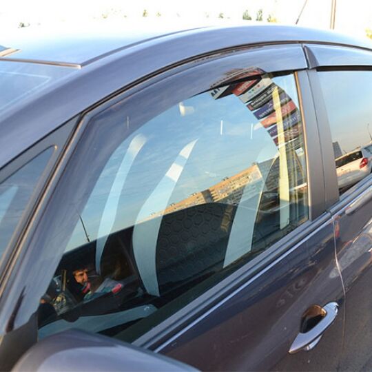 COBRA TUNING Дефлекторы окон на Hyundai ix20 '10- (накладные) COBRA TUNING Дефлекторы окон на Hyundai ix20 '10- (накладные)