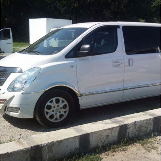 COBRA TUNING Дефлекторы окон на Hyundai H-1/Starex II '08- (накладные)