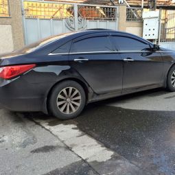 COBRA TUNING Дефлекторы окон на Hyundai Sonata VI '09-14 седан (накладные)