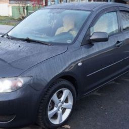 COBRA TUNING Дефлекторы окон на Mazda 3 (BK) '03-09 седан (накладные) COBRA TUNING Дефлекторы окон на Mazda 3 (BK) '03-09 седан (накладные)
