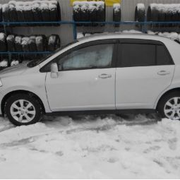 COBRA TUNING Дефлекторы окон на Nissan Tiida I '04-11 седан (накладные)