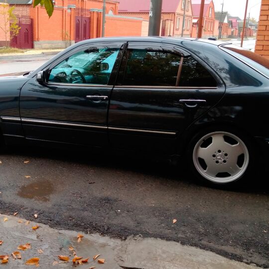 VL-Tuning Дефлекторы окон на Mercedes-Benz E-Class (W210) '95-02 седан (накладные)