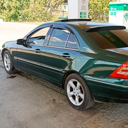 VL-Tuning Дефлекторы окон на Mercedes-Benz C-Class (W203) '00-07 седан (накладные)