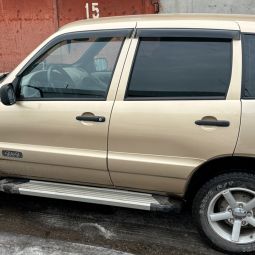 VL-Tuning Дефлекторы окон на Chevrolet Niva '02- внедорожник (накладные)
